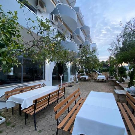B&B Ksamil Bagian luar foto