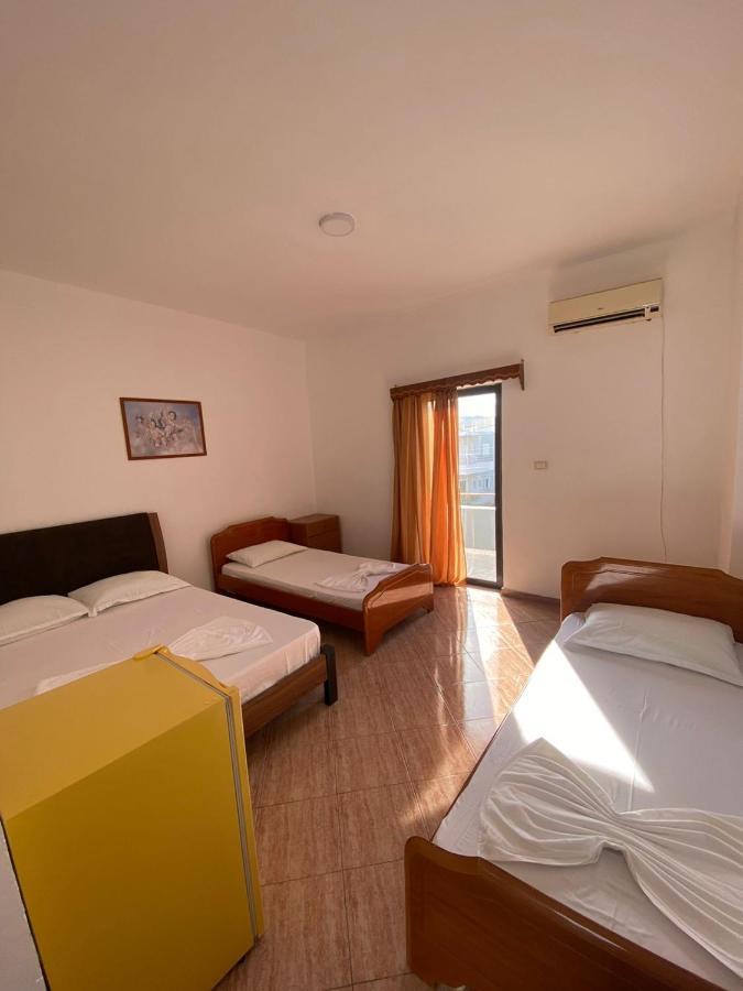 B&B Ksamil Bagian luar foto