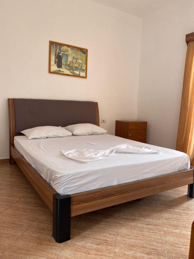 B&B Ksamil Bagian luar foto
