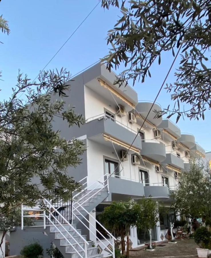 B&B Ksamil Bagian luar foto